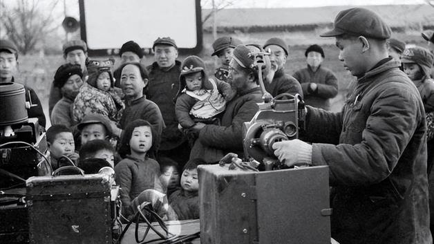 电影|40年前很吃香的7种“铁饭碗”工作，如今都消失了，干过的都老了