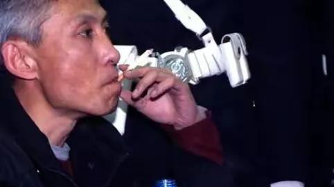 2003年，刘涌被判死刑后脸色铁青，在火葬场面对行刑时却十分镇定