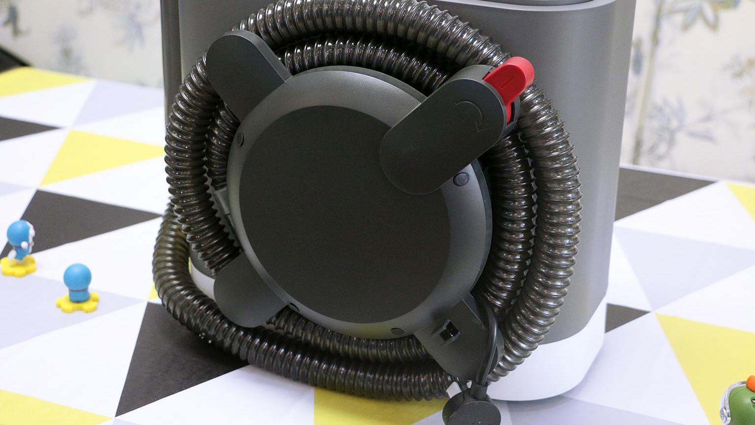 多年的包浆地毯焕然一新，蒸汽杀菌易操作，东菱布艺清洗机体验