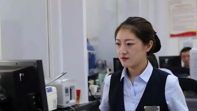 求职|“宁赚白领3000，不赚技术10000？”，中考分流的后遗症逐渐显现