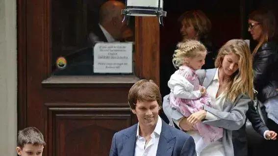 吉赛尔·邦辰|官宣离婚！有这样的老婆，他怎么还不知足啊？