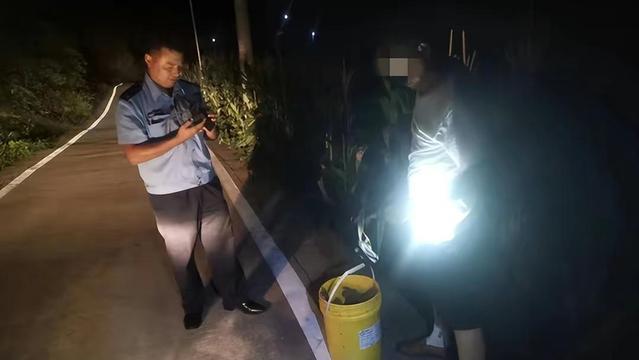 案例：7名嫌疑人抓8000余只野生蟾蜍，出售获利上百万被警方查处