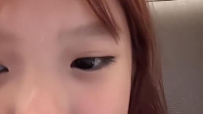 钟丽缇|钟丽缇女儿张思捷被说太社会，本尊回应了，嘴巴含着筷子好无奈