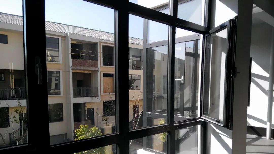 断桥铝门窗到底好不好？总结：四个优点一个缺点，早点知道不吃亏