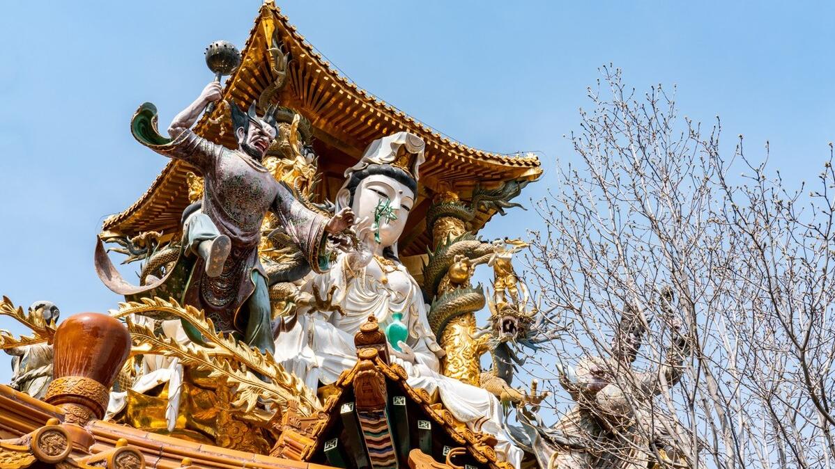 新疆维吾尔自治区|我国“魔幻”的古寺，佛像面目狰狞让人害怕，游客：感觉来了剧组