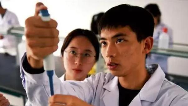 教师|中考落榜生迎好消息，职校将提高入职门槛，“双师型”教师更吃香