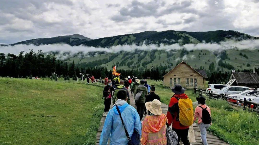 新疆维吾尔自治区|新疆旅游现状：热闹非凡，上海游客特别多，民宿老板只能住厨房