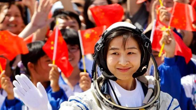 女航天员返地后就无法生育了吗？太空环境对人的影响究竟有多大？