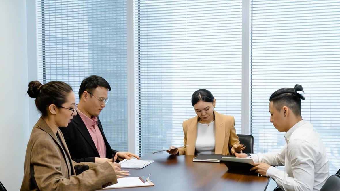 教师|我，华为员工，跳槽去公办学校当教师，没有编制，收入曝光