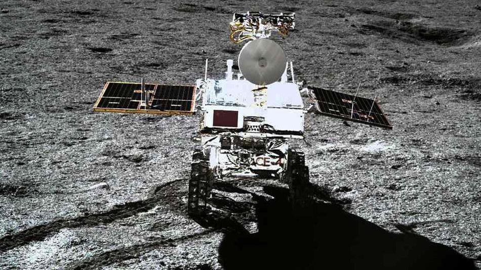 嫦娥四号附近发现2180万亿吨异物，月球背面隐藏着什么？