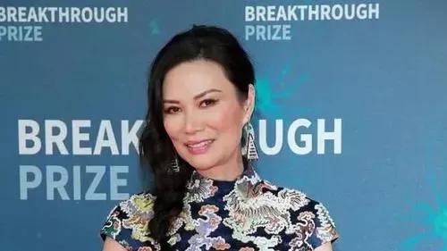 整容|“中国悍妇”邓文迪：送默多克绿帽，离婚分走270亿