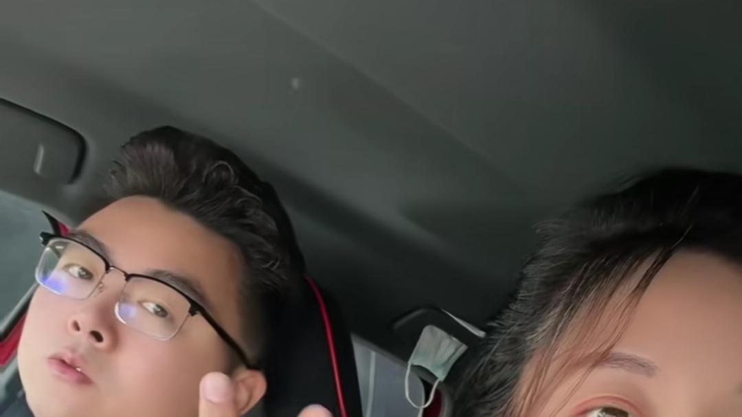 郭威|田静开启户外直播模式，郭威钓鱼太像姚爸，他们幸福许妈开心！