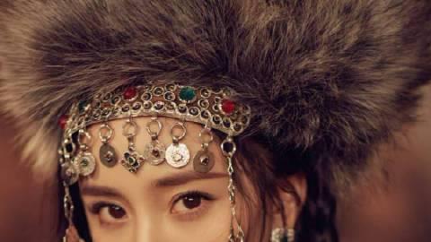 杨幂|跟电视一姐打招呼被无视，杨幂尴尬到手足无措，还好孙俪回头了