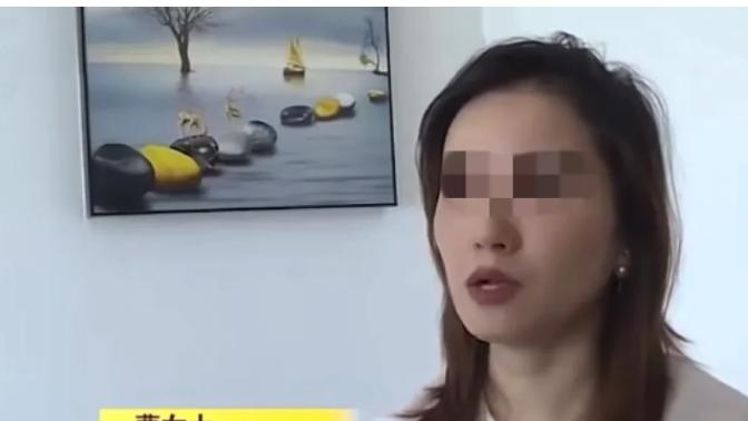 湖南长沙，一女子回家，发现房门密码锁被人改了进不去，便敲门查核