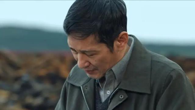 戴爱玲|《风吹半夏》：用钱买到的亲情，或许不堪一击，也有些许价值