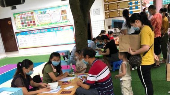幼儿园|上海一幼儿园报名现场，学生简历整整15页，大学生看后感到忏愧