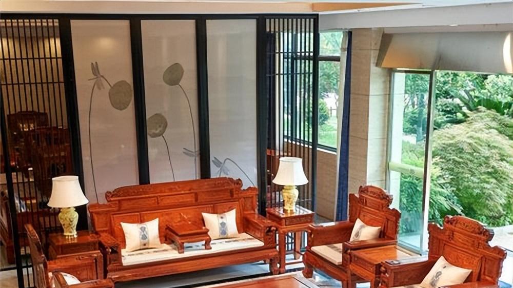 浅色红木家具越来越受宠，深色家具会不会被淘汰？