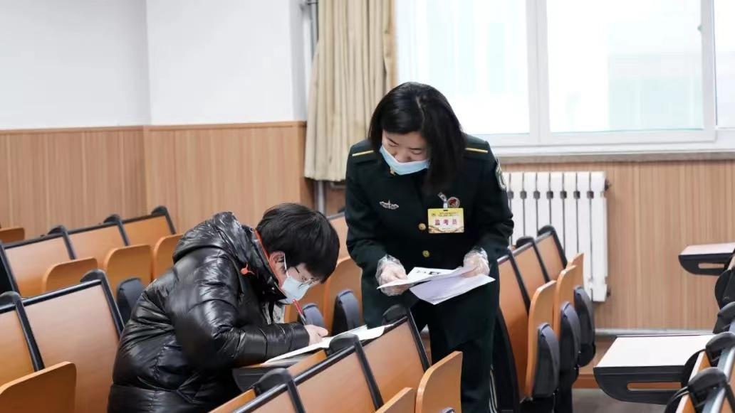 文职|军队文职面向社会招聘，军队编制，月薪上万，这3类人报考有优势