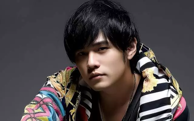 吴克群|吴克群：首专失败后，一度穷到口袋只剩7块钱，欠房东16个月房租