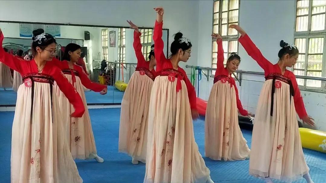 人力资源|才艺增添光彩——阜南县朱寨镇中心学校职高部职业技能大赛举行