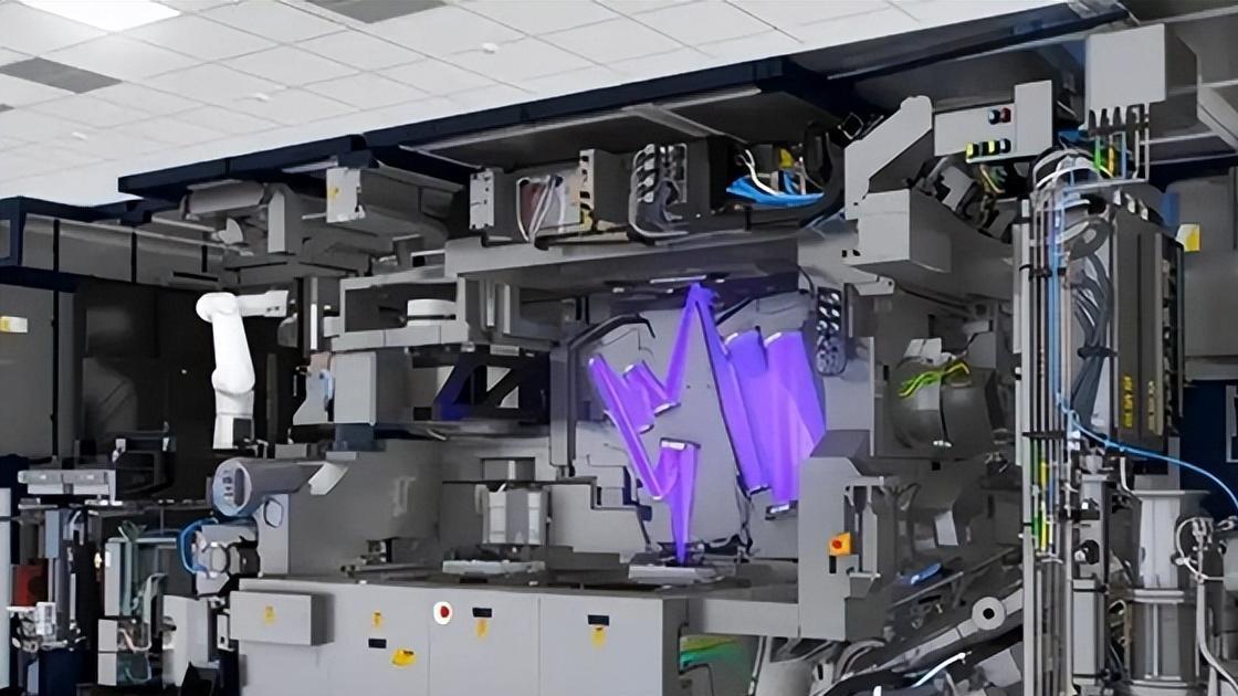 阿斯麦尔|国产7纳米再次取得重大突破，难怪ASML转变口风了