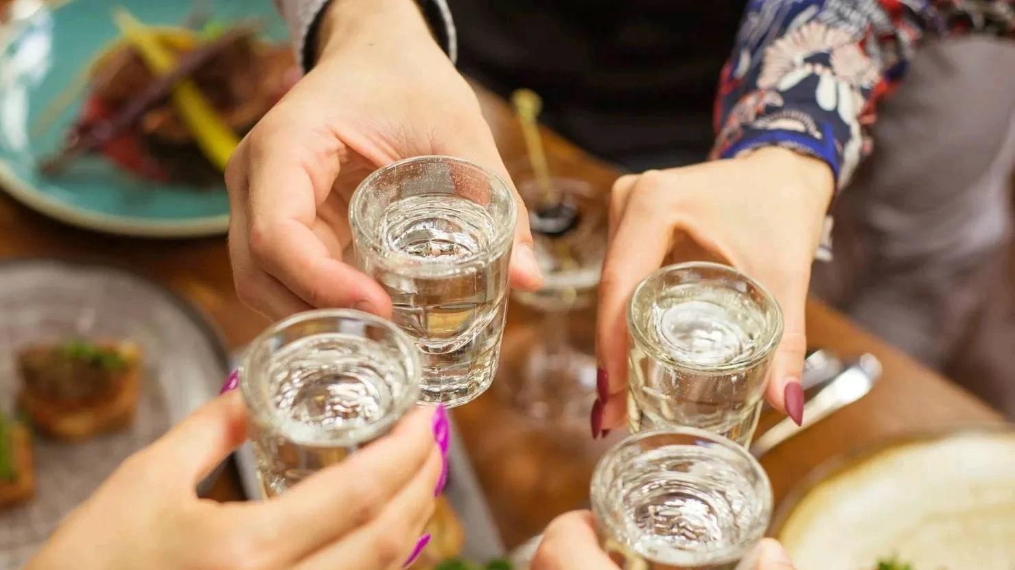 俄罗斯人的伏特加之魂：揭开俄罗斯人狂爱伏特加背后的真实原因