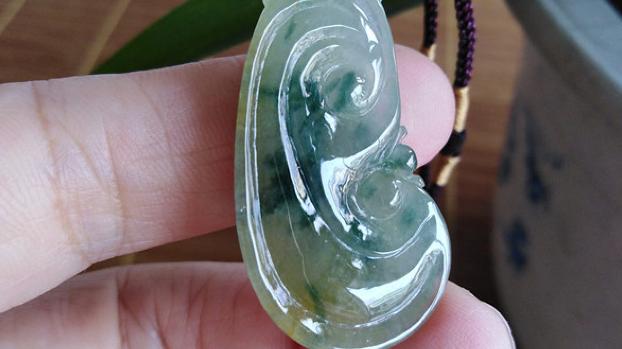 翡翠|翡翠要怎样保养？如果一不注意受到损害，又应该怎样挽救呢？