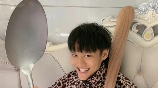 粉丝破亿遭打假，“疯狂小杨哥”要赔偿1亿？