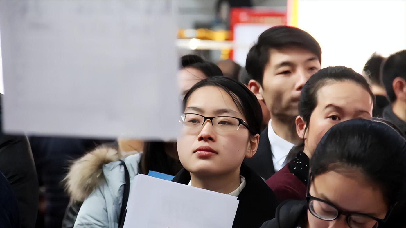 求职|“城市套路深，我想回农村”，北京211硕士回乡三个月后求职未果