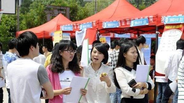 专升本|部分企业招聘不接受三本，专升本学历也不被认可，学生该做何选择？