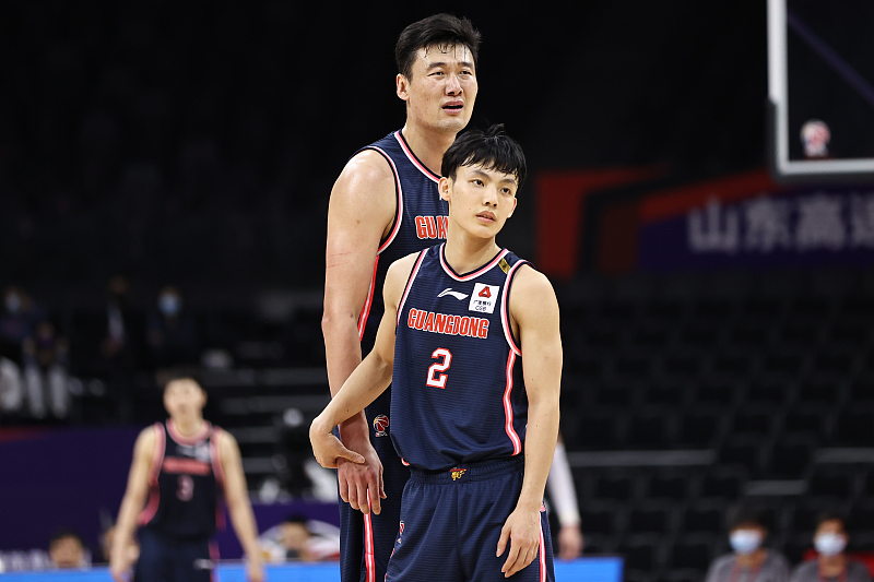 广东男篮|广东两大中锋同场爆发！徐杰狂砍25+5，四场季后赛效率惊人