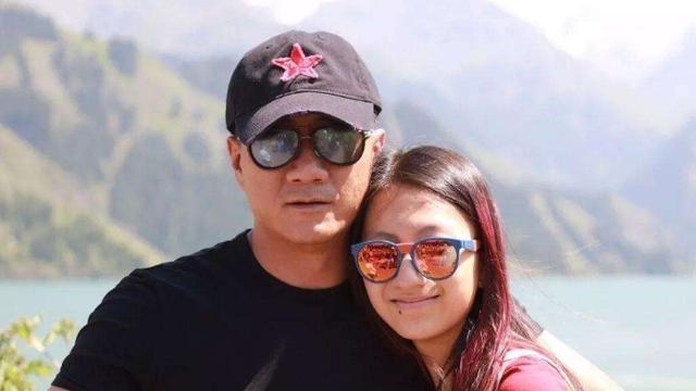 胡军|有种惊艳叫胡军女儿，19岁1米85，胡军为她差点怒砸宋丹丹