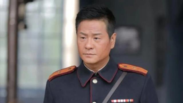 连奕名|连奕名：抛妻弃子娶了小8岁的杨若兮，前妻红了，他“糊”了