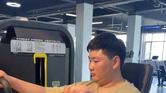 江疏影|陈萌夸朱小伟真诚踏实，容貌平平没才华，却能让女人沉迷