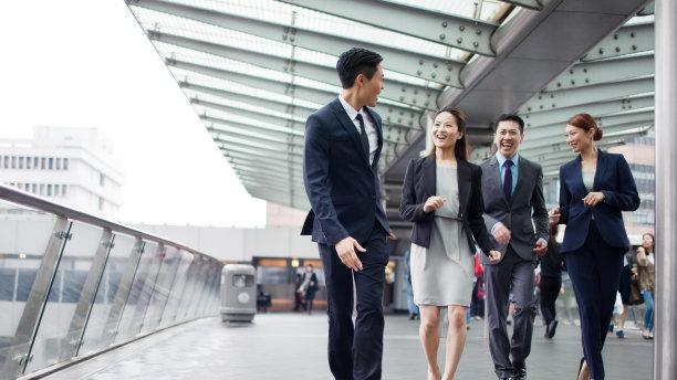 |职场中，为什么有些人总是向领导示好？