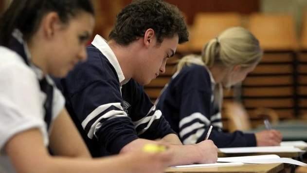 澳洲|“挣到首付就回去！”后疫情时代，出走澳洲打工的中国小镇青年