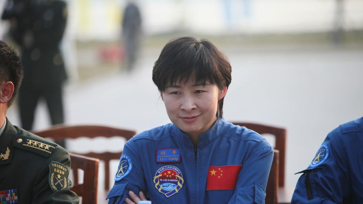 中国首位女宇航员刘洋，为何没生育就上太空？