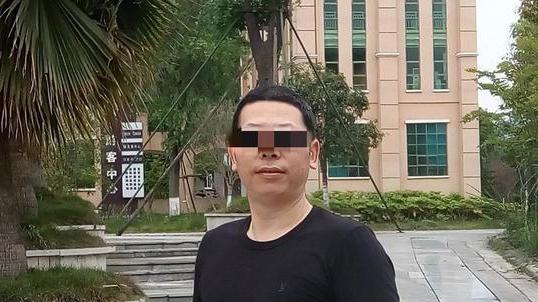 案例：女子假冒女大学生与富商约会，称第一次还在被揭穿引发血案