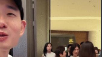 董明珠|董明珠罕见参加一位企业家千金的婚礼，却发生了十分尴尬的一幕……