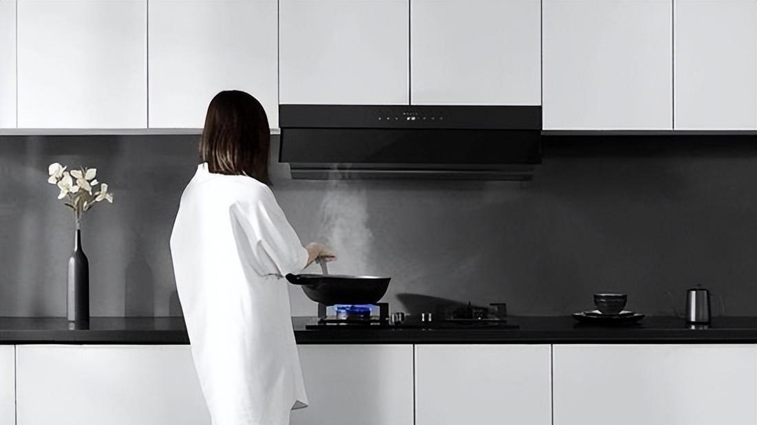 油烟机买“侧吸”还是“顶吸”？商家：两者区别很大，别买错了！