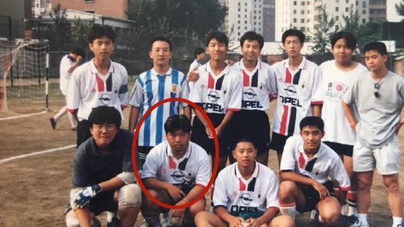 郎鹤炎|德云社郎鹤炎发文，引发粉丝热议，郎哥年轻的时候也是一头秀发