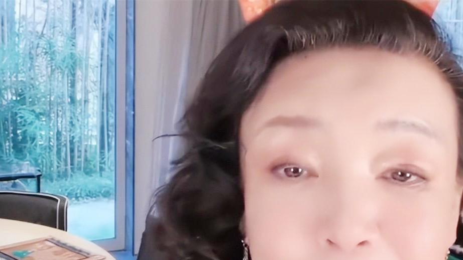 汪小菲|张兰直播带货卖得欢，汪小菲发文称别再吃人血馒头，这娘俩啥意思