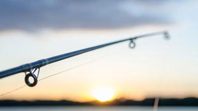 许多|钓鱼已经成为了许多人喜爱的休闲方式