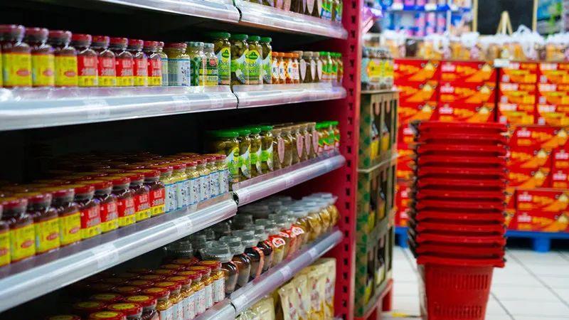 自助结账时“漏扫”75元土猪肉，宁波一消费者被三江超市工作人员“罚款”