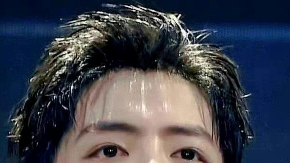 肖战|肖战的代言方究竟有多宠他？RIO全国投放40块大屏，现已轮到重庆！