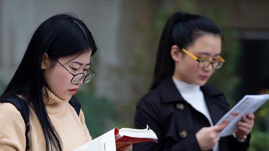 招聘|“聘任制”公务员全国招聘，年薪最高可达30-50万，未来或成常态