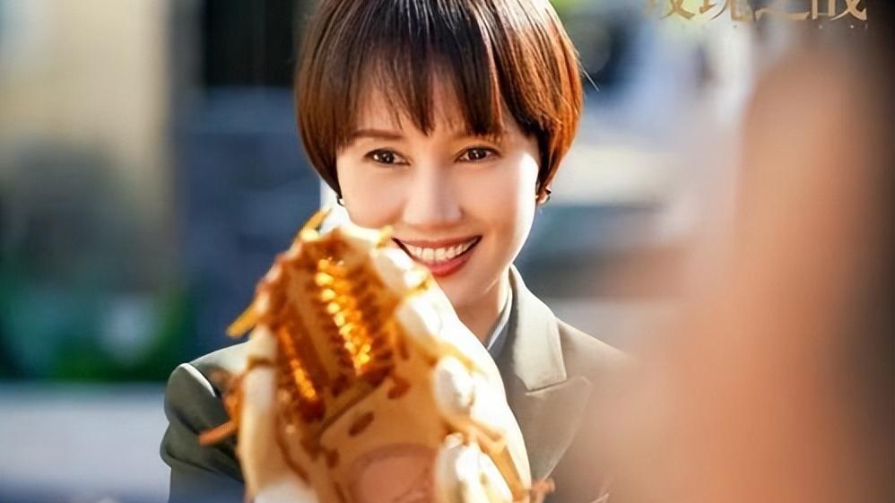 黄晓明|《玫瑰之战》开播，黄晓明去油成功，袁泉俞飞鸿的对手戏看点十足