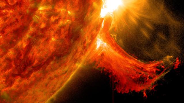 摧毁49颗卫星，又出现超30000公里巨型黑子，太阳为何如此狂暴