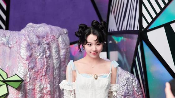 私生饭|骚扰TWICE成员三年！娜琏德国男狂粉喊话：给你惊喜，YP不忍出手了