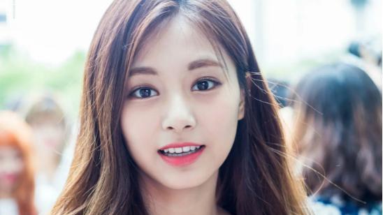 周子瑜|TWICE周子瑜：因人气太高破例出道，逆天颜值圈粉无数